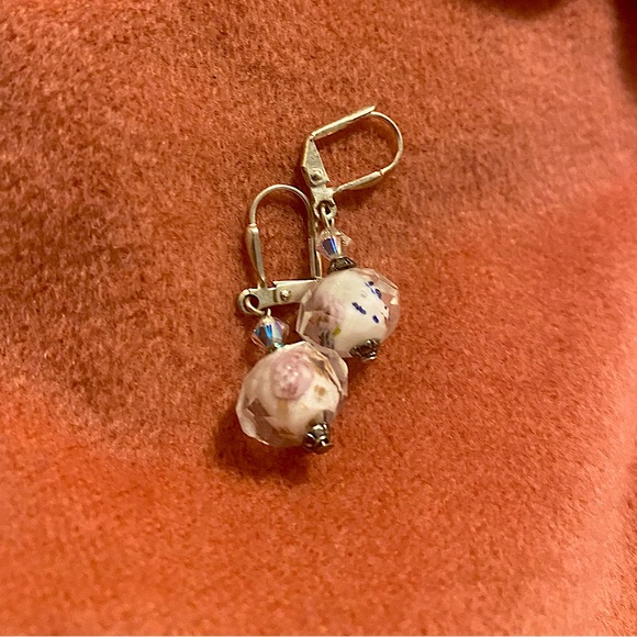 Whimsical glass earrings - Picture 2 of 3